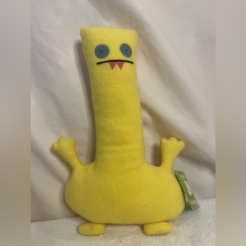 NWT FEA BEA UGLY DOLL or the YELLOW STICK vintage 2002